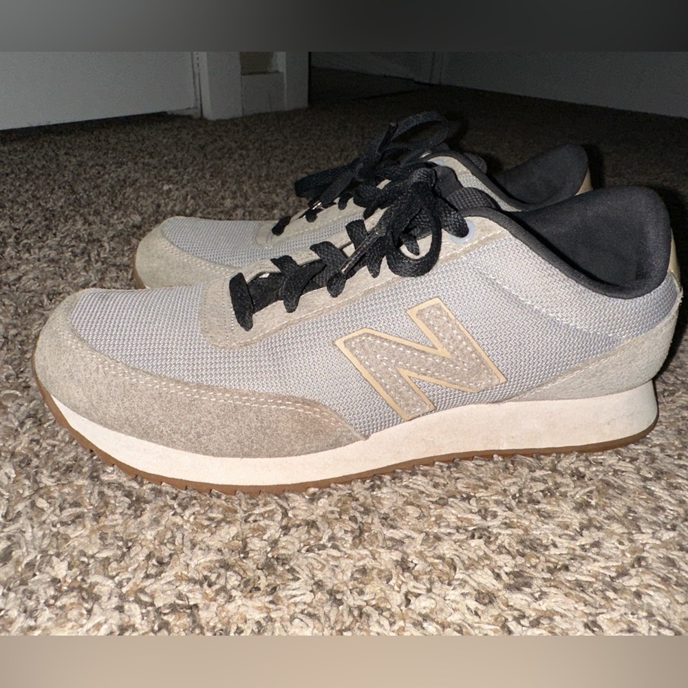 New Balance Shoes. Women’s 9. Grey & Tan.